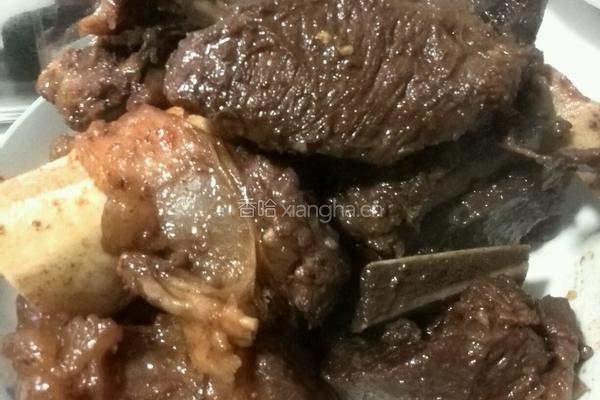 萝卜烧牛肉的做法图解1