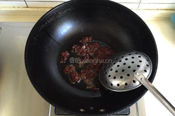 板栗炖鸡的做法图解2