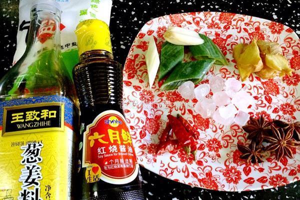 招财东坡肘子的做法图解2