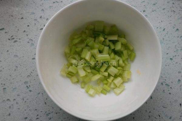 豌豆炒肉丁的做法图解4