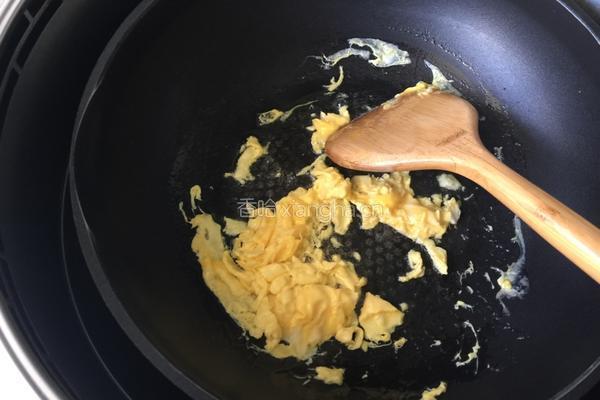 丝瓜炒鸭蛋的做法图解5