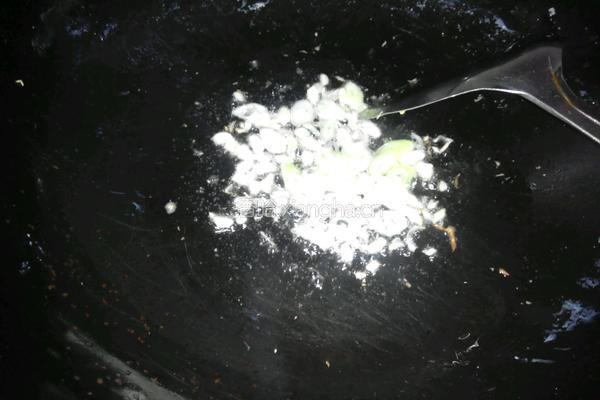 鸡蛋火腿炒饭的做法图解2