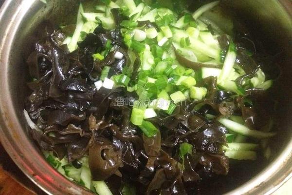 木耳拌黄瓜的做法图解8