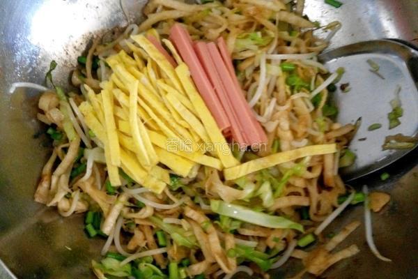 圆白菜炒饼的做法图解9
