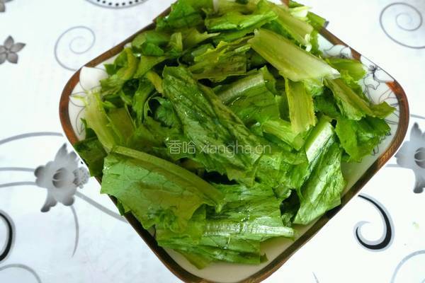 豆豉鲮鱼拌油麦菜的做法图解3