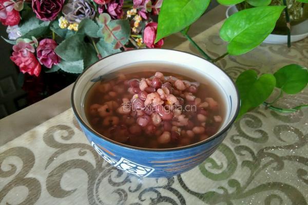 红豆薏米汤的做法图解3