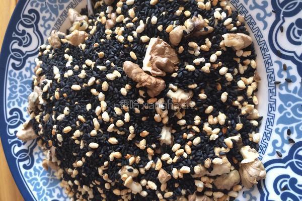 核桃黑芝麻糊的做法图解4