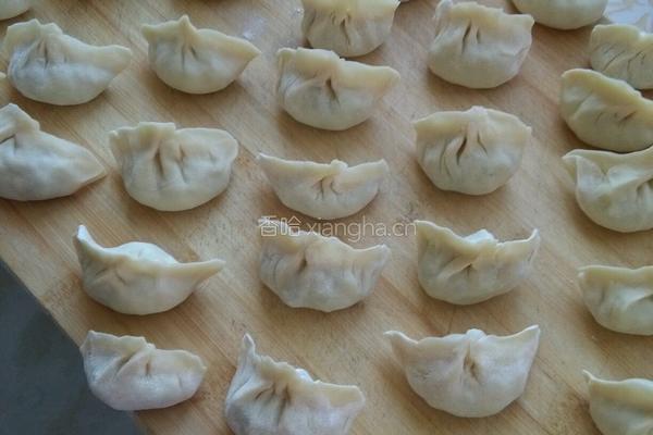 槐花猪肉水饺的做法图解9