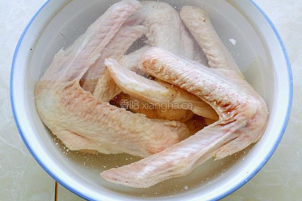 五香卤水鸭翅的做法图解1