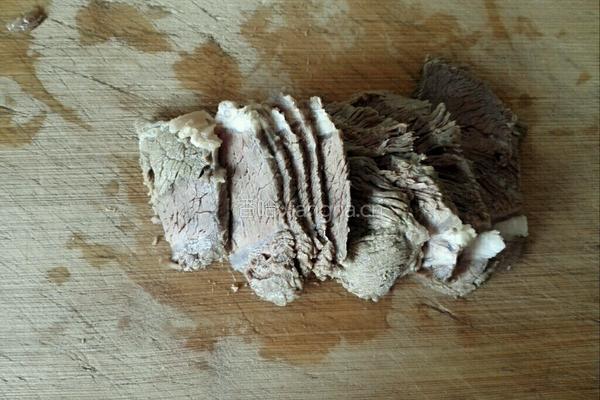 凉拌牛肉的做法图解2
