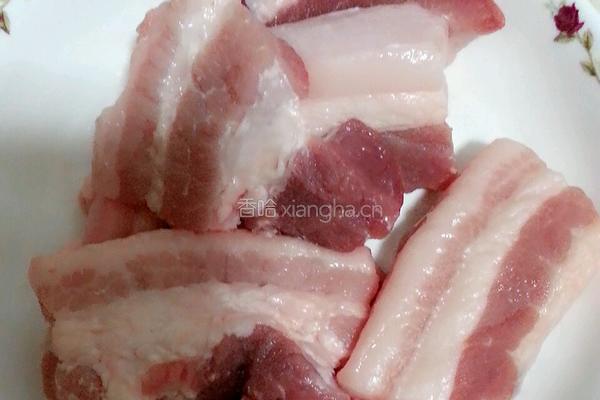 红烧肉焖饭的做法图解2