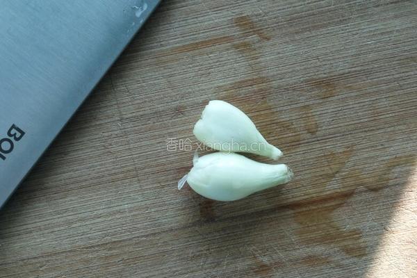 青蚕豆炒蒜苗的做法图解4