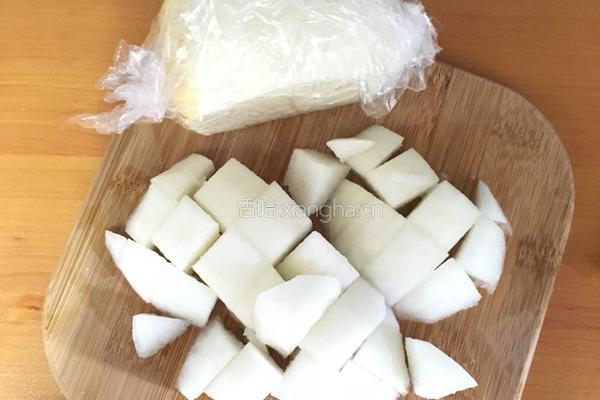 雪梨汁炖鱼的做法图解4