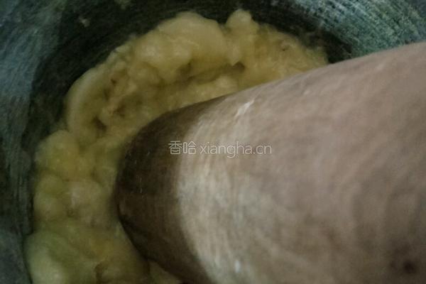 香蕉鸡蛋饼的做法图解2