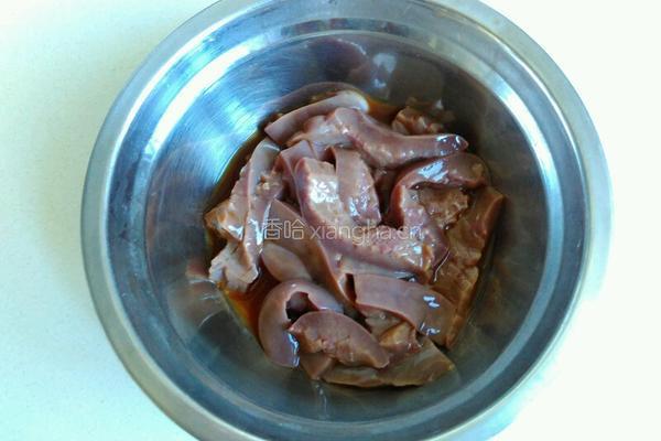 洋葱炒腰花的做法图解2