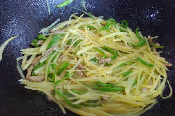 肉丝青椒炒土豆丝的做法图解8