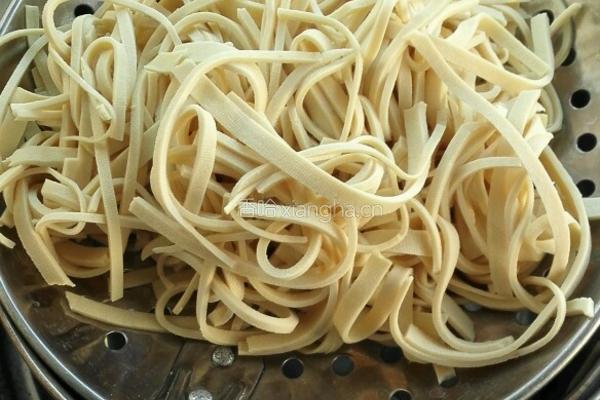 牛肉粉丝汤的做法图解3