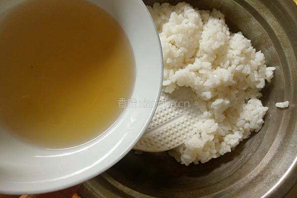 果蔬鸭蛋寿司卷的做法图解2
