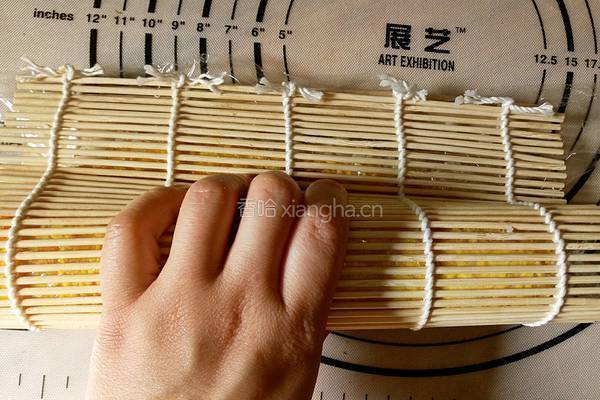 果蔬鸭蛋寿司卷的做法图解8