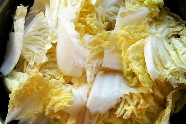 醋溜白菜的做法图解1