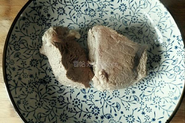 凉拌牛肉的做法图解1
