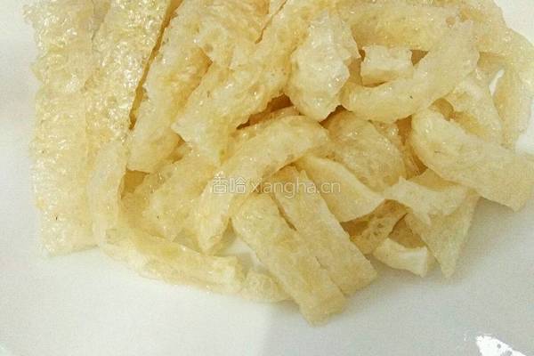 虎皮椒炒肉皮的做法图解1