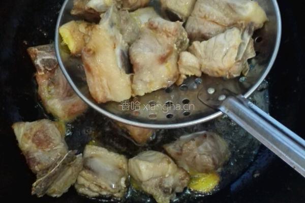 胡萝卜焖排骨的做法图解6