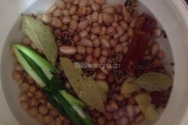 水煮花生的做法图解3