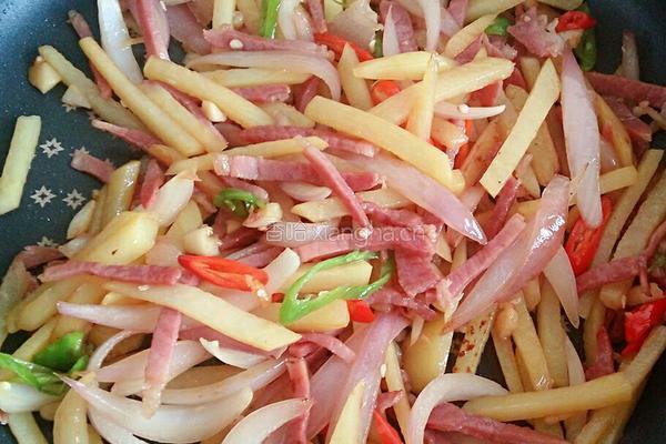 土豆洋葱炒腊肉的做法图解8