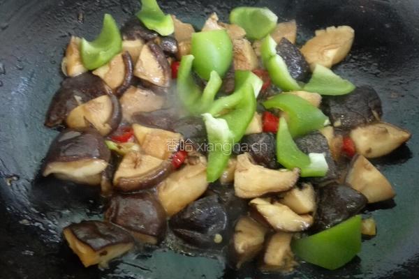小炒辣椒蘑菇的做法图解5