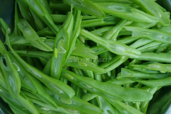 豆角炒肉的做法图解2