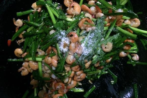 韭菜炒河虾的做法图解7