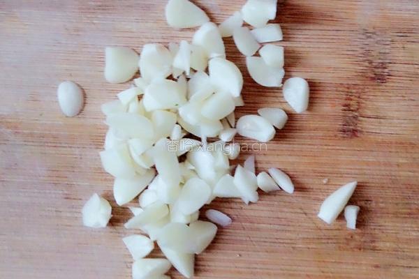 蒜香煸豆角的做法图解2