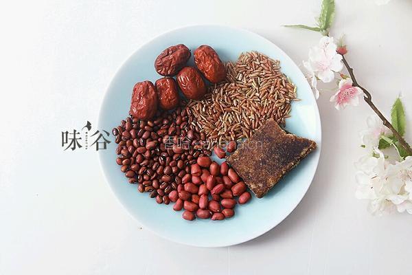 四红补血粥的做法图解1