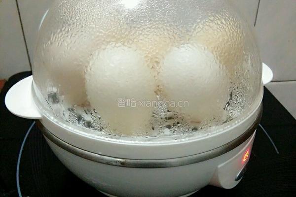 啤酒鸡蛋的做法图解1