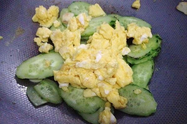黄瓜片炒蛋的做法图解11