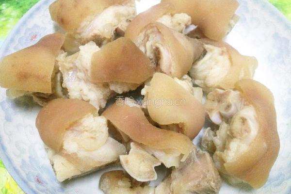 花生黄豆炖猪蹄的做法图解5