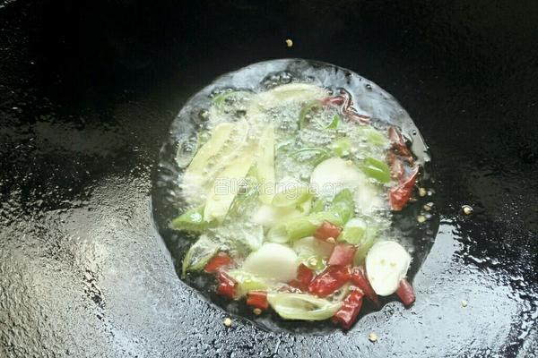 豌豆小炒肉的做法图解4