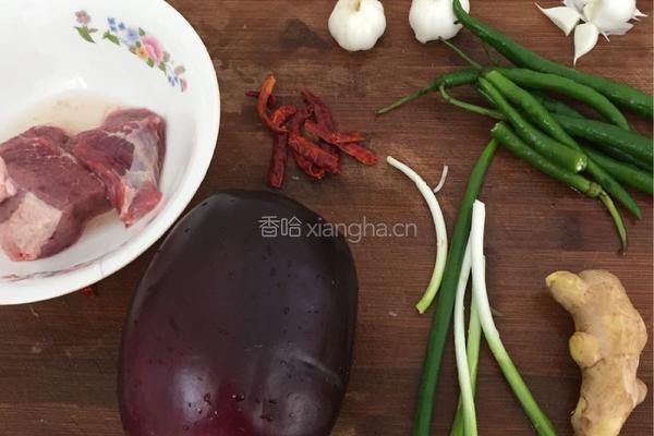 茄子炒肉的做法图解1