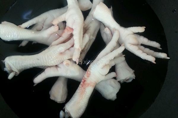 卤鸡爪的做法图解1