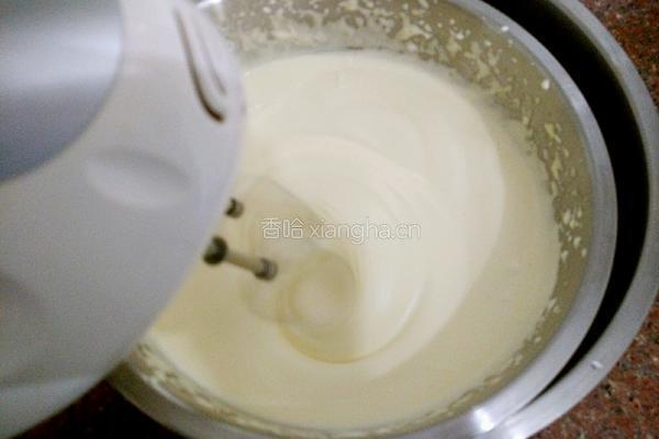 蜂蜜纸杯蛋糕的做法图解3
