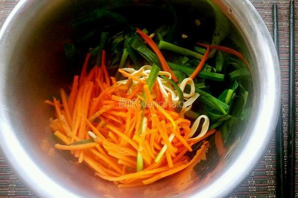 凉拌豆腐皮韭菜的做法图解6
