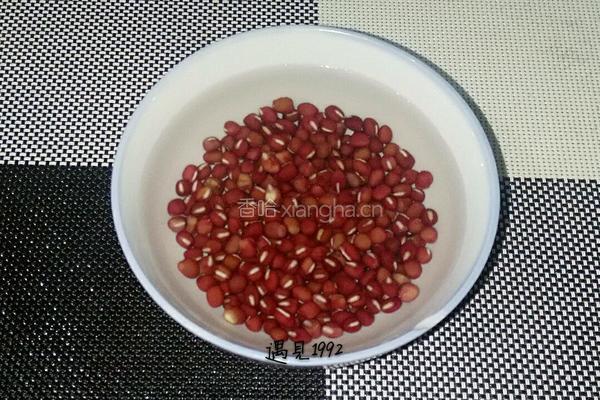 红豆煎饼的做法图解1