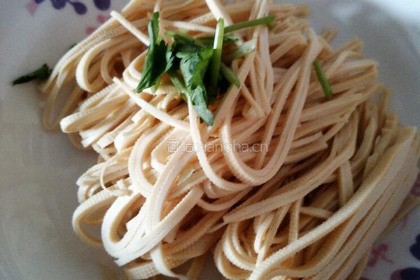 油淋干豆腐丝的做法图解2