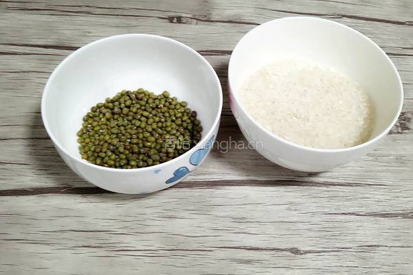 南瓜绿豆薏仁粥的做法图解3