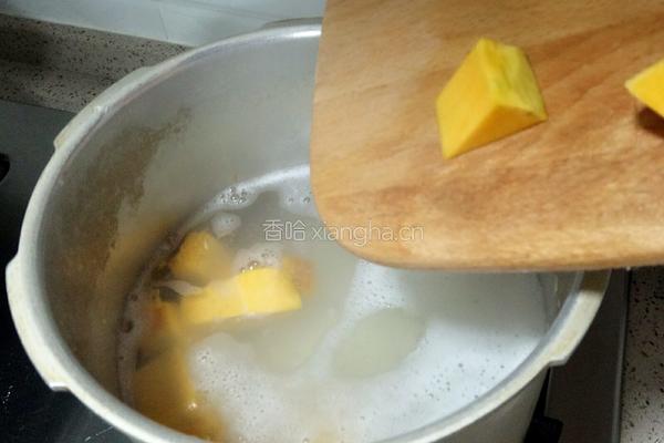 南瓜绿豆薏仁粥的做法图解6