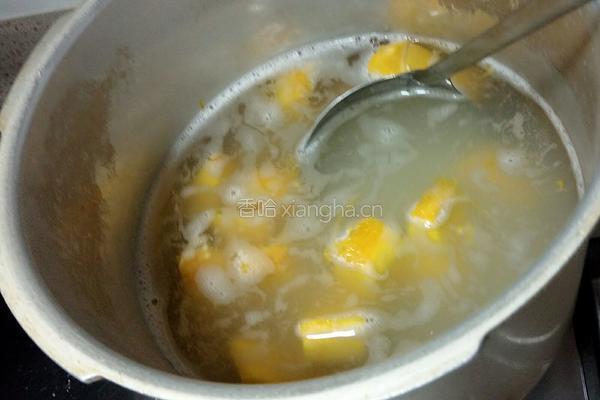 南瓜绿豆薏仁粥的做法图解7