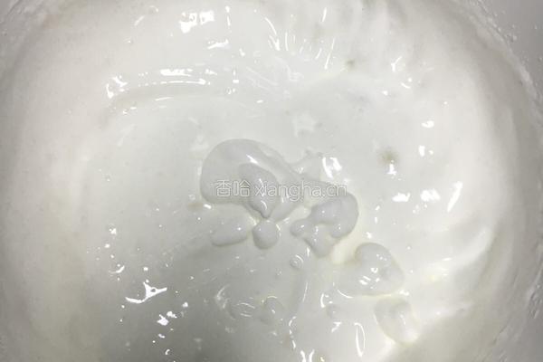 樱桃草莓酱蛋糕卷的做法图解4