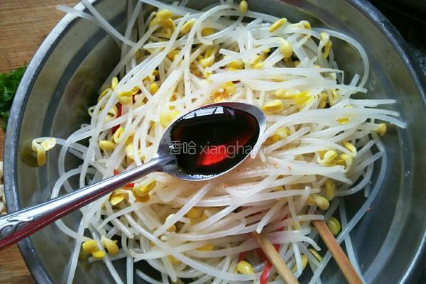 凉拌豆芽的做法图解7