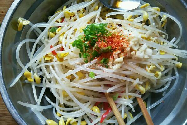 凉拌豆芽的做法图解8